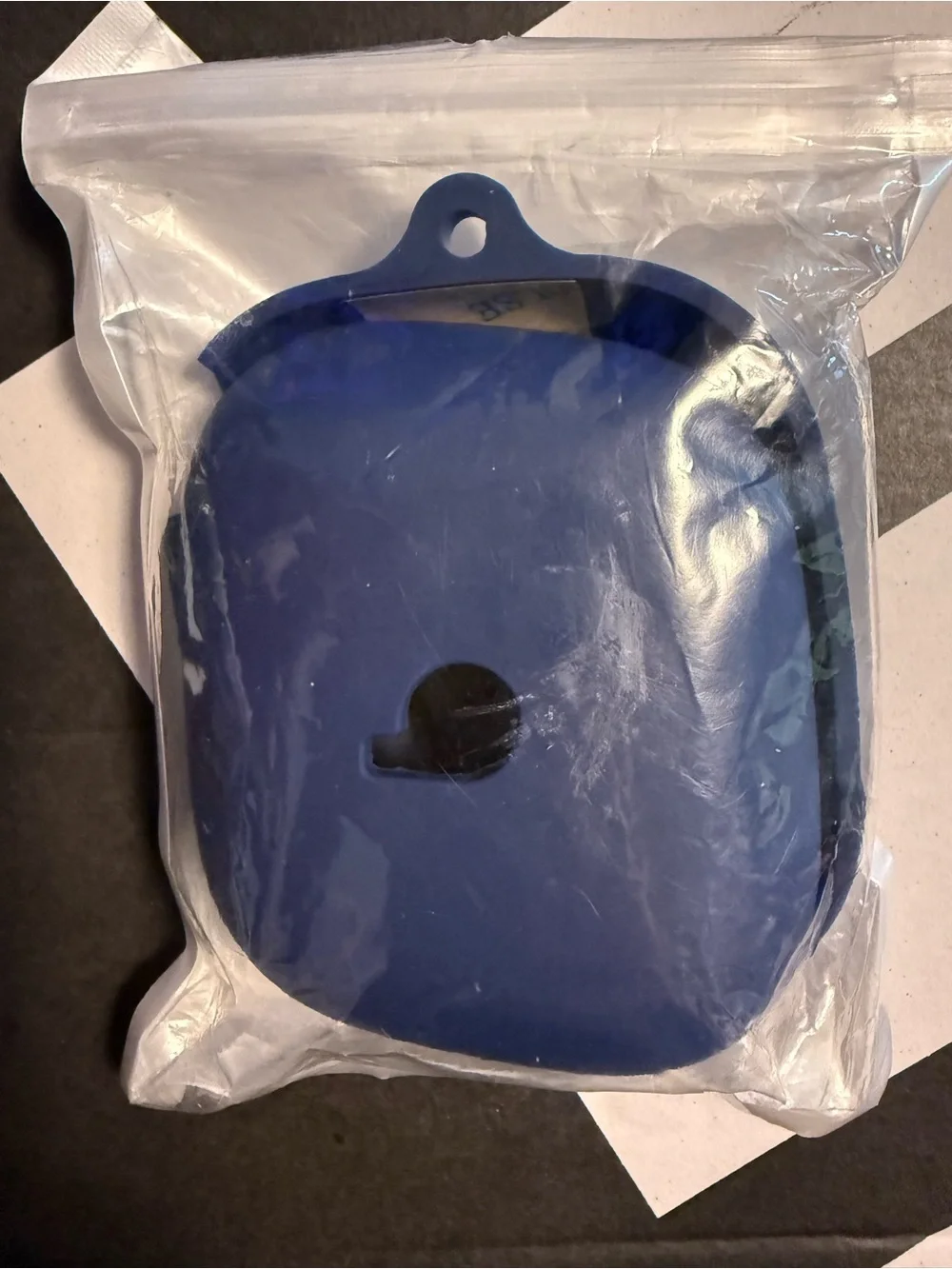 Beats by Dre Navy Blue Silicone Earbud Case Cover with Black Lanyard